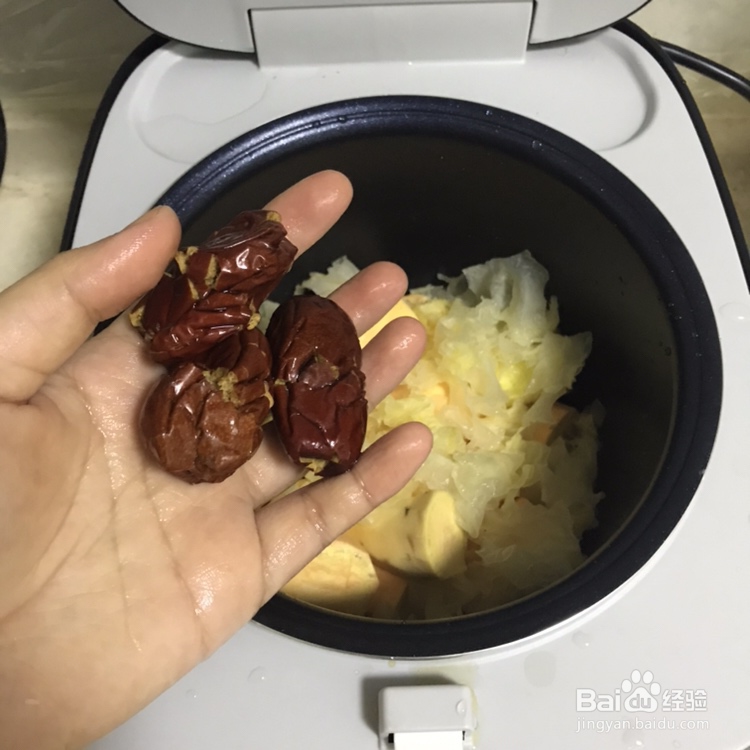 诱惑味蕾的红枣银耳番薯糖水