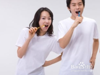 怎么刷牙牙齿会变白