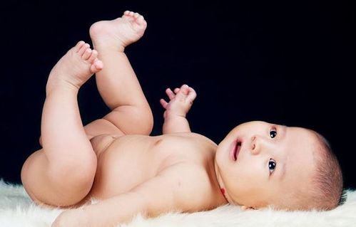 婴幼儿视力障碍有哪些表现？