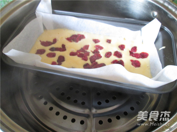 蒸蔓越莓老式蒸蛋糕