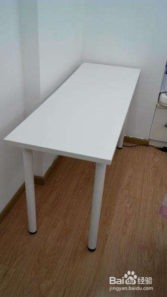 白色桌子上的污渍怎么去除