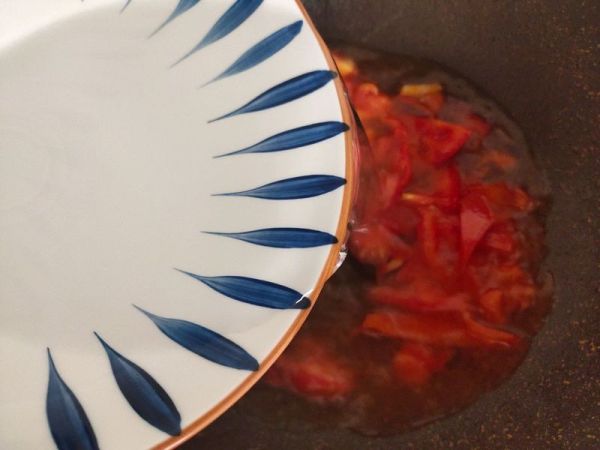 西红柿鸡蛋热汤面