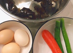 鱼香炒蛋的做法