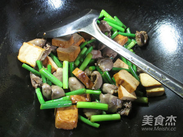 蒜薹香干炒鸡心