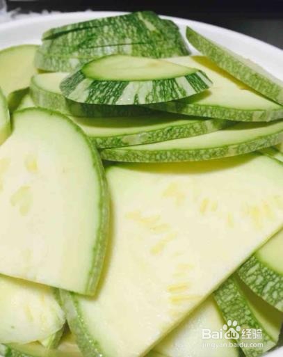 小南瓜鲫鱼汤--美食教程