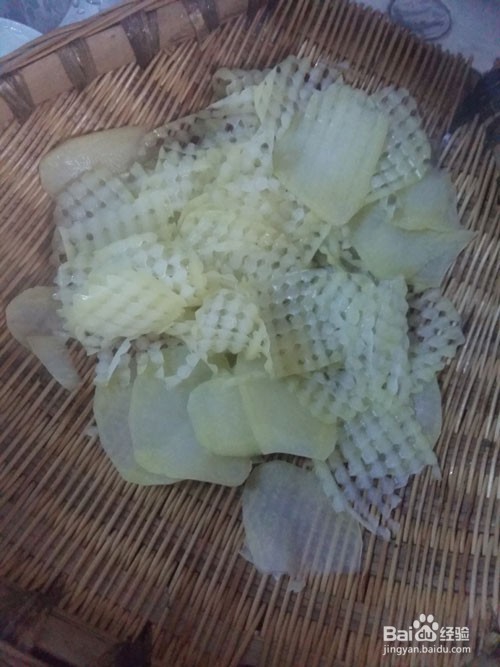 自制麻辣薯片的做法,薯片怎么做好吃又香脆