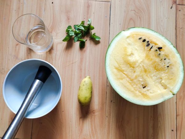 黄西瓜柠檬薄荷饮