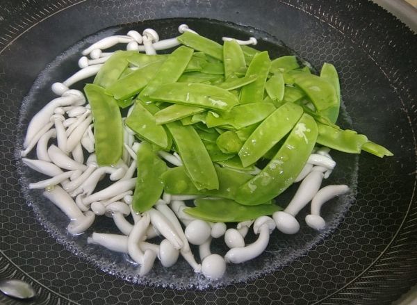 荷兰豆白玉菇炒腊肠