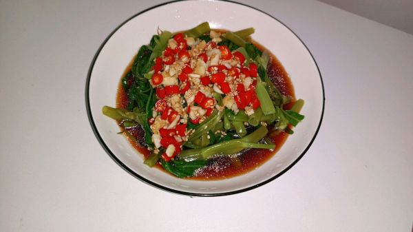 轻食凉拌空心菜