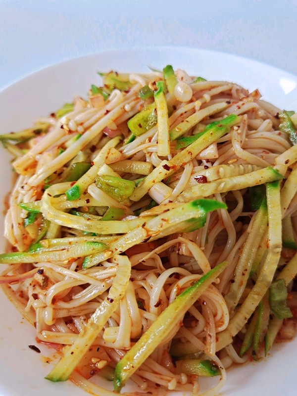 凉拌酸辣金针菇