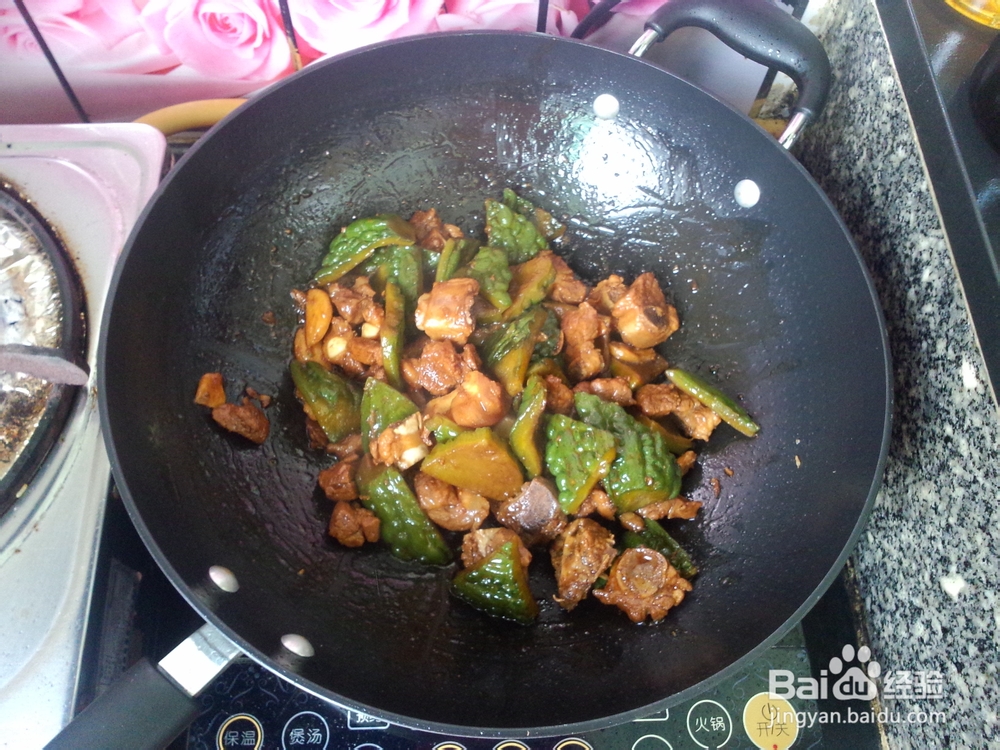 怎样做排骨焖苦瓜