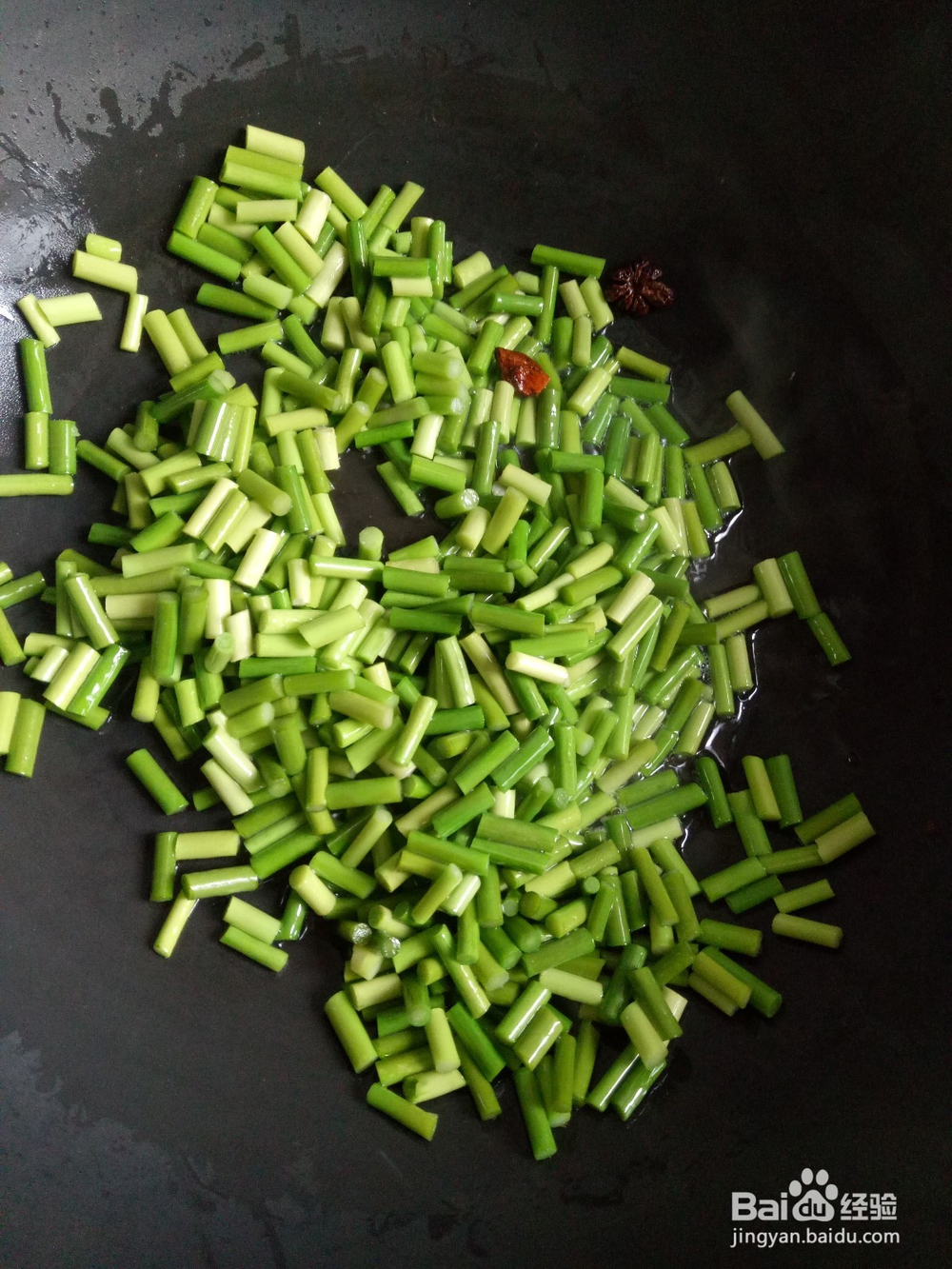 蒜苔鸡蛋面的家常做法