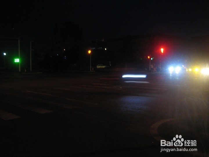 怎样在夜间拍道路车辆的画面