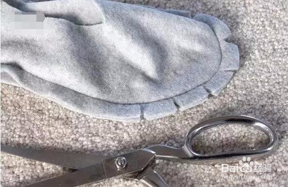 几个步骤就能让旧毛衣变为家居鞋