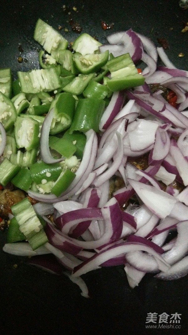 青椒排骨的做法