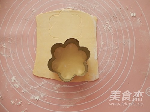 花朵椰蓉南瓜酥