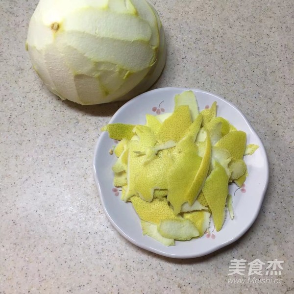 糖渍柚子皮的做法