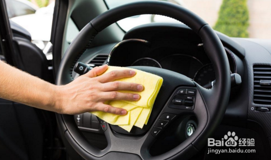 坐上汽车驾驶的位置我们需要注意什么？