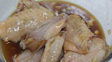 蜜汁烤翅的家常做法