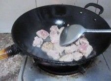 【土豆烧排骨】——厨房新手轻松搞定