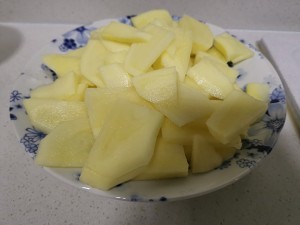 腊肉土豆片的做法