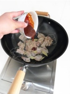 家常辣炒五花肉