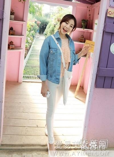 春夏高腰小脚裤 穿出迷人好身材