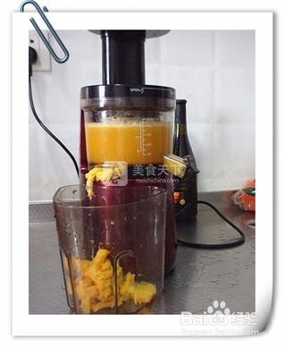 鲜榨美味橙子汁