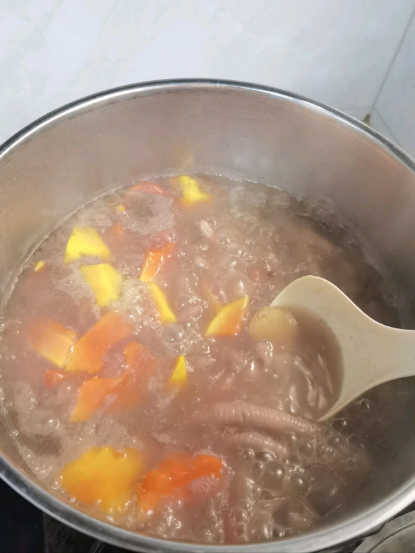 木瓜眉豆花生鸡爪汤