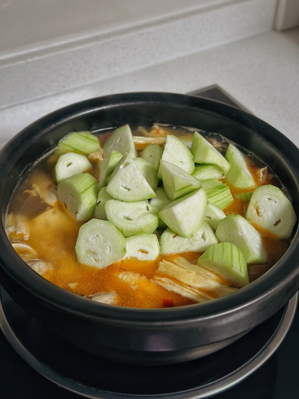 腐竹虾仁豆腐煲