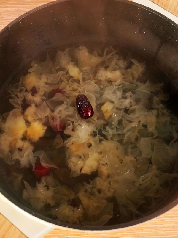 木瓜桃胶银耳羹