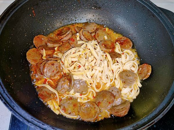 芹菜豆皮牛肉丸