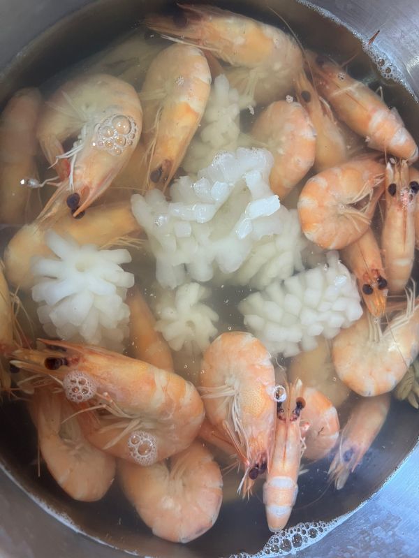 捞汁海鲜素菜拼盘