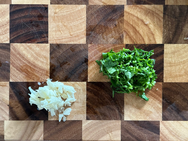 开心果拌绿豆凉粉