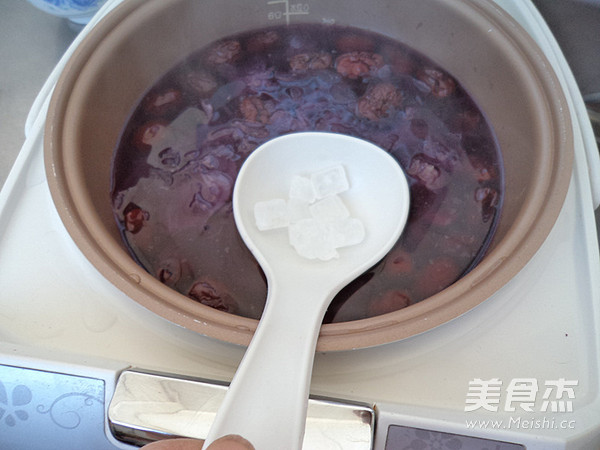 紫薯红枣银耳羹