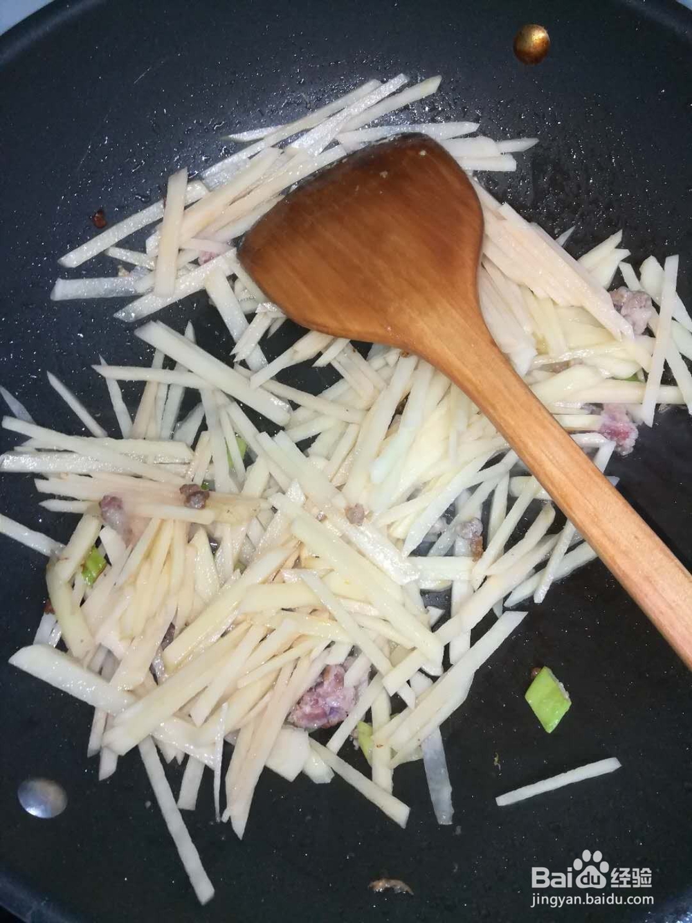 木耳土豆炒鸡蛋