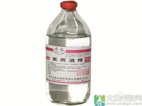 生活中快速去除脚臭的方法办法常识