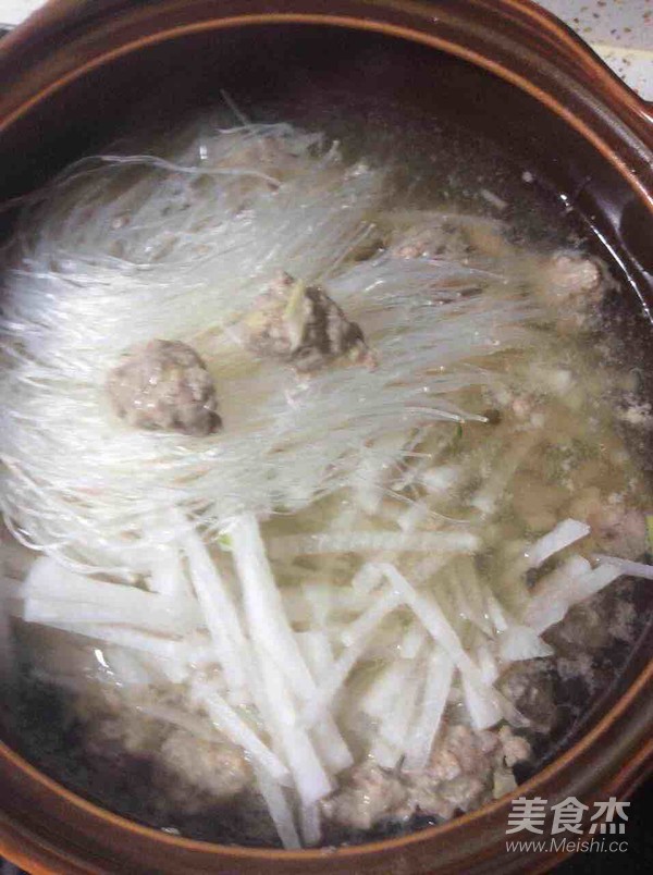 羊肉丸子萝卜汤