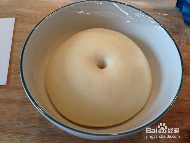 芝麻肠仔早餐面包做法