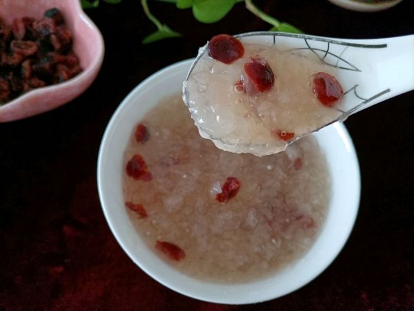 蔓越莓银耳西米羹