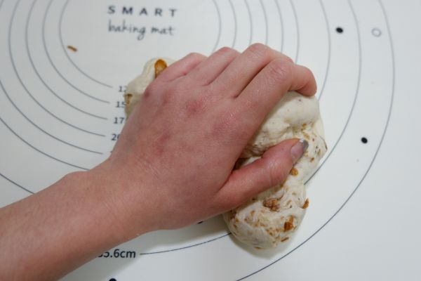 全麦油葱酥软欧面包