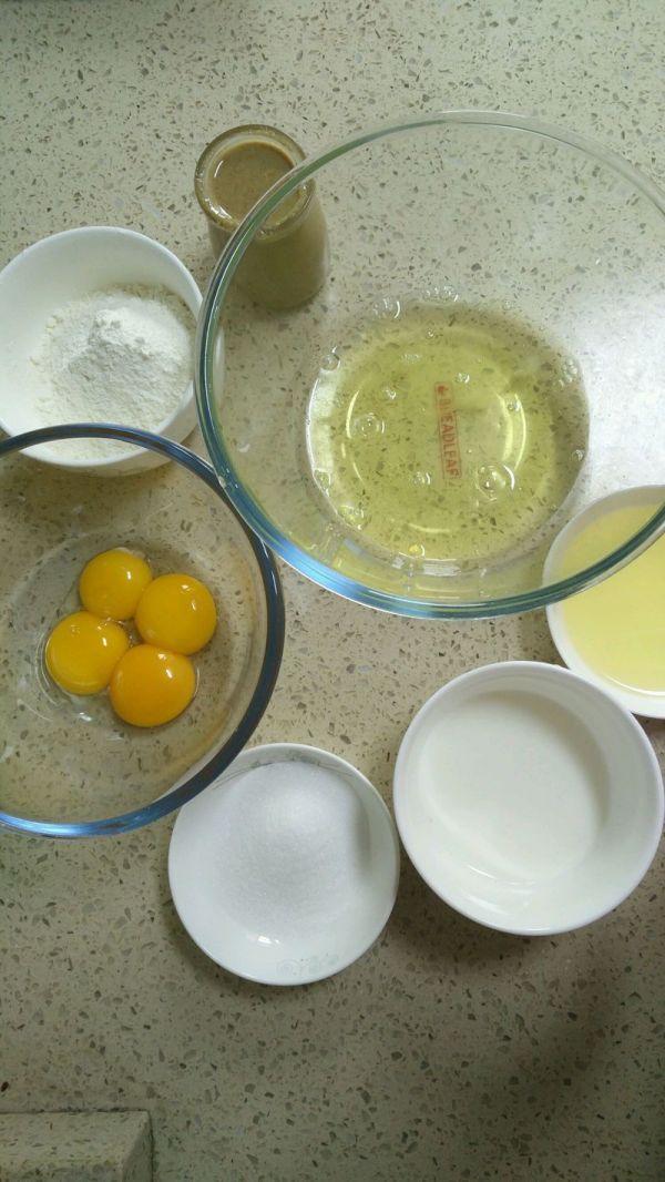 芝麻酱戚风蛋糕