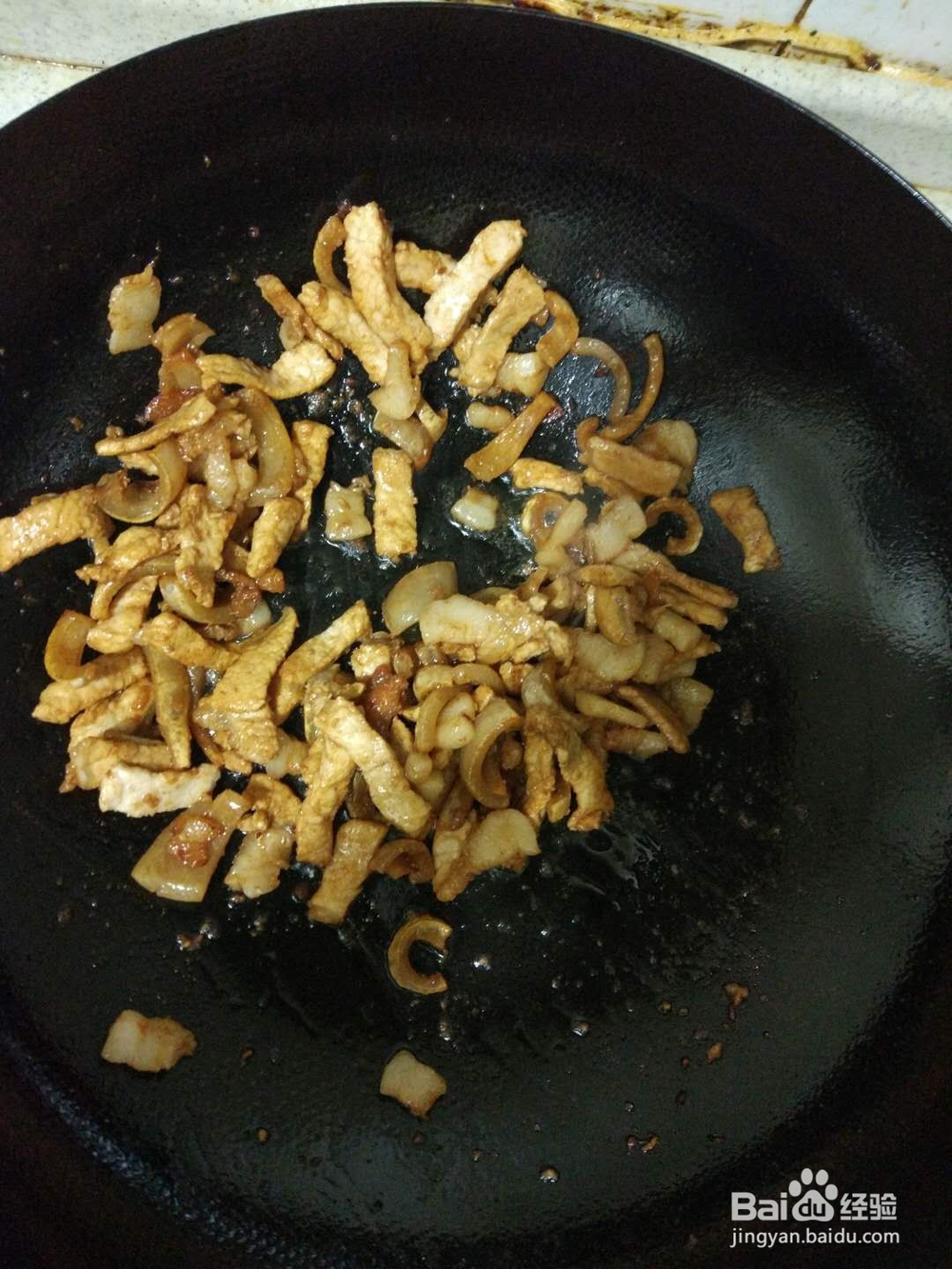 如何做芹菜炒肉？