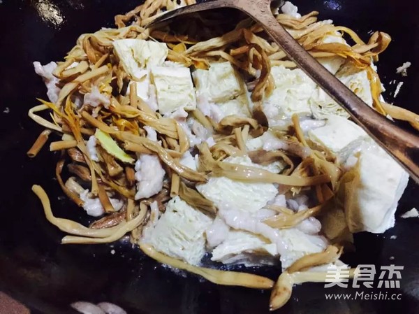 肉丝烧冻豆腐
