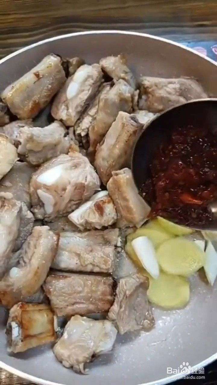 如何制作毛豆烧排骨