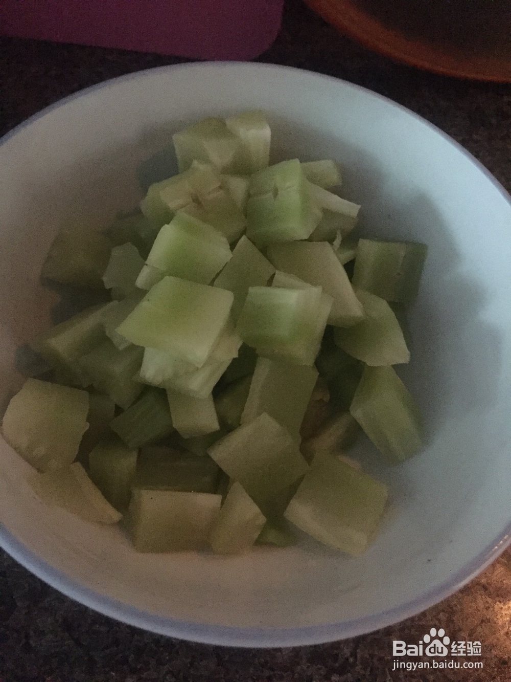 老爸亲传的自创菜——青笋大虾仁