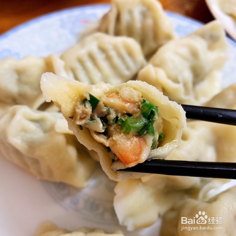 再简单不过的韭菜鲜肉虾仁水饺
