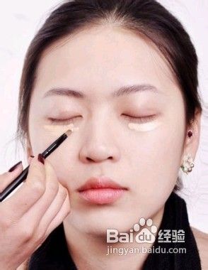 白领丽人如何化淡妆最得体