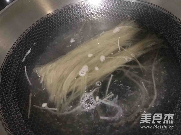 酸汤肥羊的做法