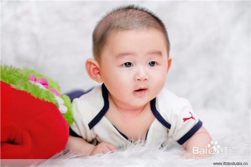 一周岁的宝宝应该如何喂养